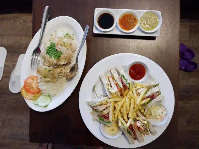 Lobby Cafe - B Hotel Quezon City Food Photo 9