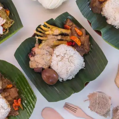 Nasi liwet & Gudeg Ceker & Ceker Mercon Mbak Laksmi Manahan, DR Supomo