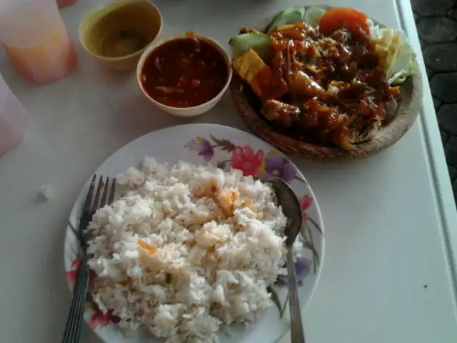 Ayam Penyek Bawah Pokok Food Photo 2