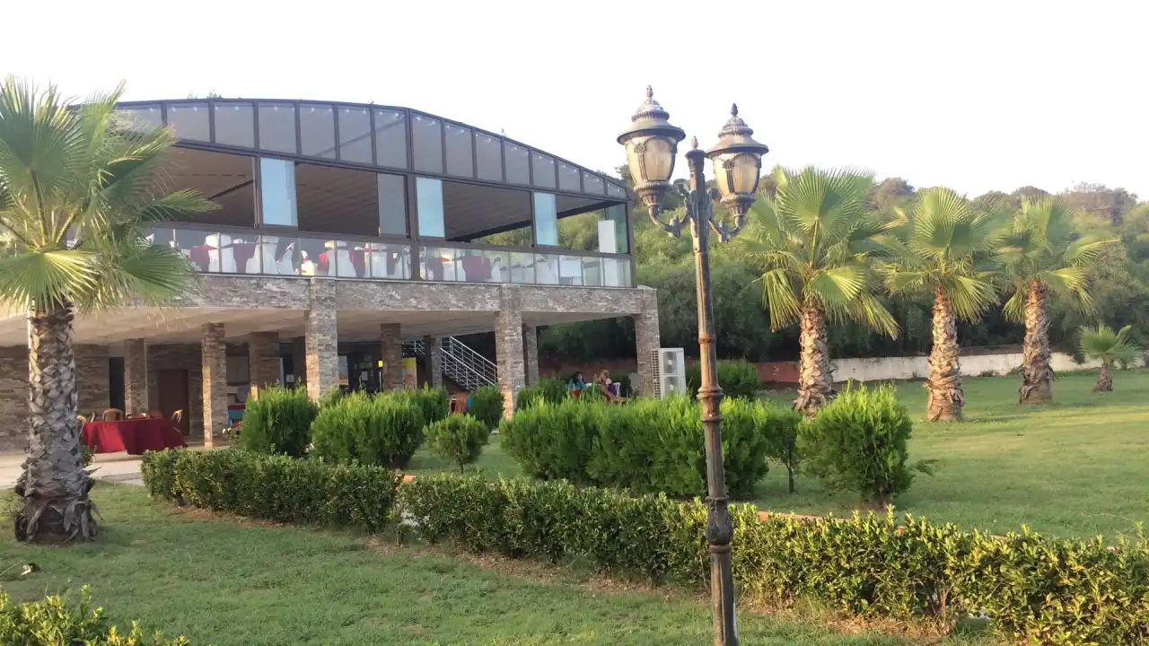 Botaş Plaj Restaurant