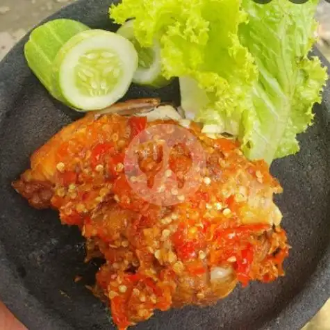 Gambar Makanan Nasi Kulit Geprek Sambal Kenangan, Podomoro Golf View 10