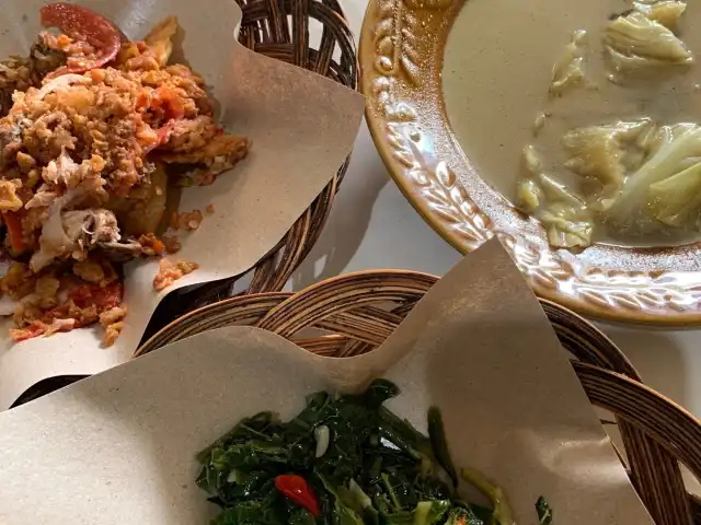 Gambar Makanan Spesial Ayam Geprek Kuah Tongseng Bu Made 3