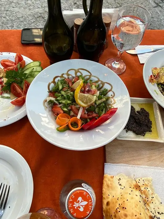 İstanbul Kitchen Cafe Restaurant'nin yemek ve ambiyans fotoğrafları 61