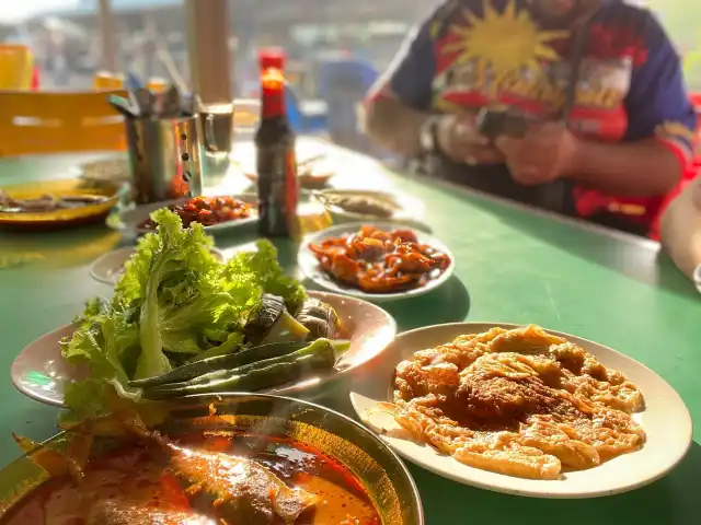 Kak Yang Gulai Panas Ikan Temenung Food Photo 4