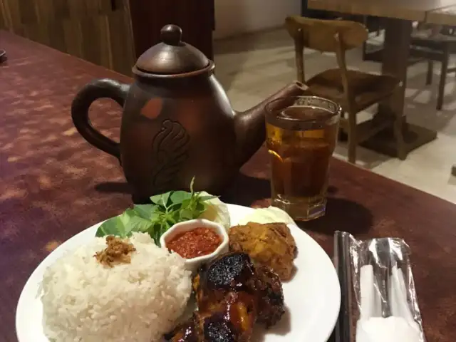 Gambar Makanan Elmondo Coffee and Restaurant 2