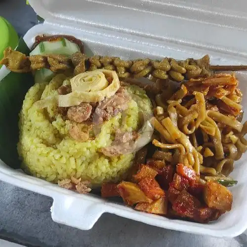 Gambar Makanan Naskun(Nasi Kuning)Bu'Dhin Cbg Raya Tirtasani Mlg, Sebrang Indomaret Srebet 2