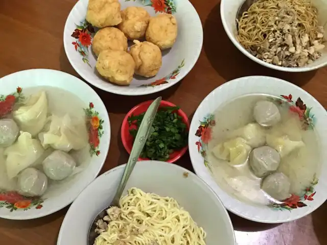 Gambar Makanan Mie Baso Pangsit Miskam 3