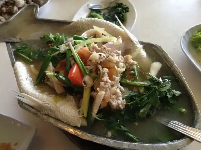 A Wet Thai Restaurant Food Photo 12