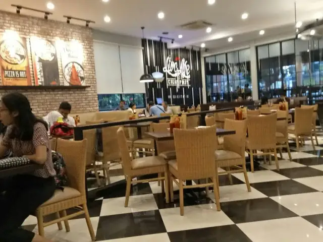 Gambar Makanan Pizza Hut Kaliurang 2