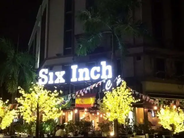 Six Inch Cafe Food Photo 8