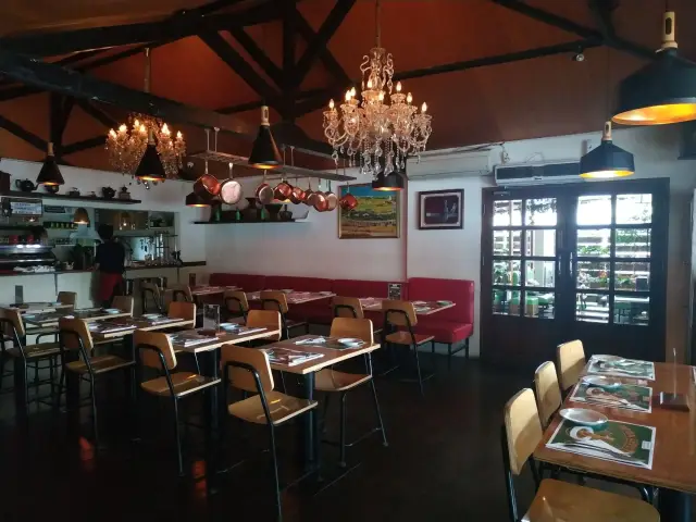 Gambar Makanan Expatriate Italian Restaurant 14