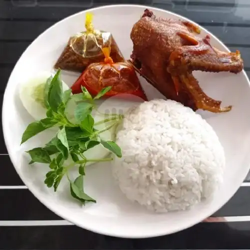 Gambar Makanan Dapur Bebek Mbak Nia Surabaya, Ubung Utara 1
