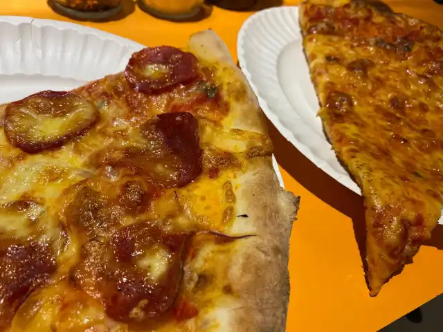 Gambar Makanan Pizza Place 9