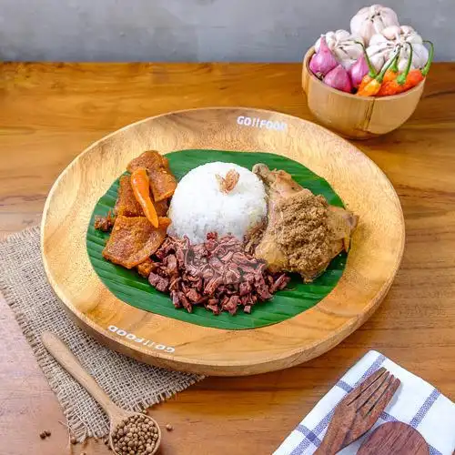 Gambar Makanan Gudeg Yu Djum, Mayjend Sutoyo 5