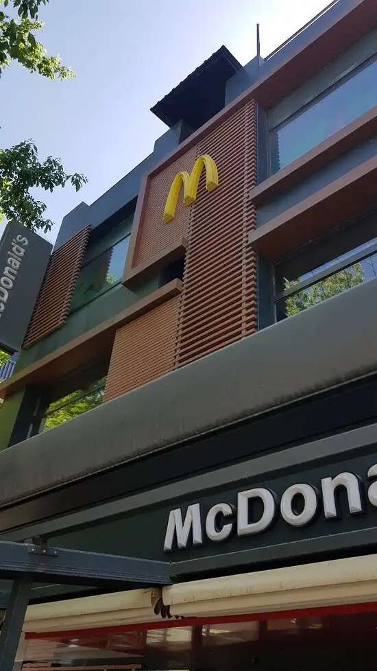 McDonald's'nin yemek ve ambiyans fotoğrafları 80