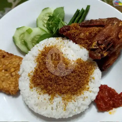 Gambar Makanan Ayam Goreng Serundeng & Rujak Cingur Saxofone, Lowokwaru 5