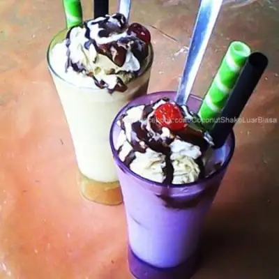 Coconut Shake Luar Biasa