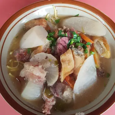 Soto Mie Pak Kumis