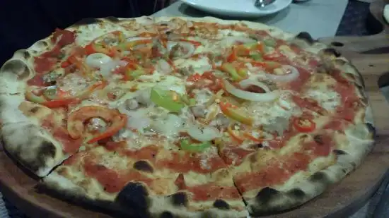 La Bella Pizza Bistro Food Photo 3