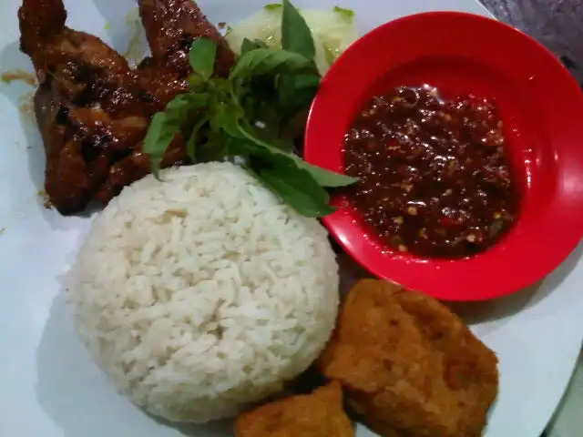 Gambar Makanan Ayam Bakar Wong Solo 8