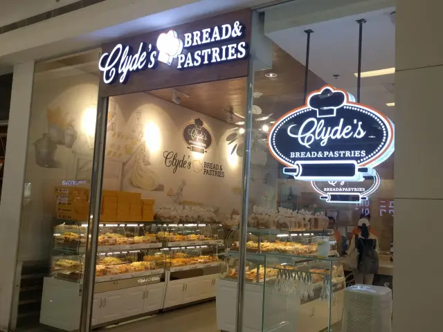 Clyde's Breads and Pastries Food Photo 6