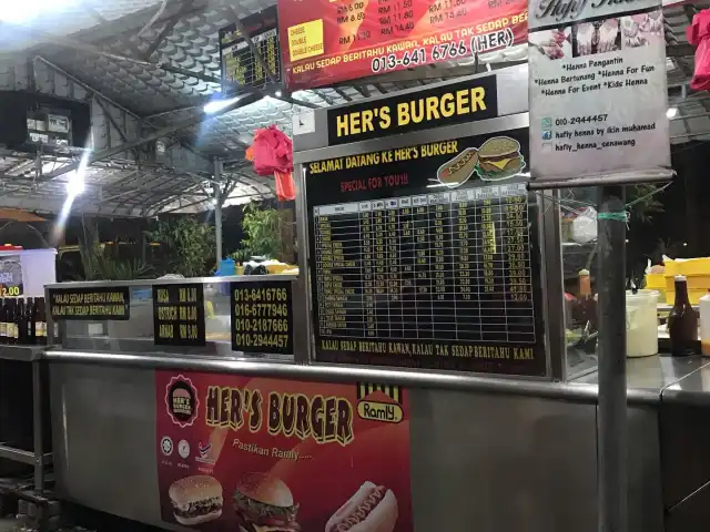 Her Burger Food Photo 2