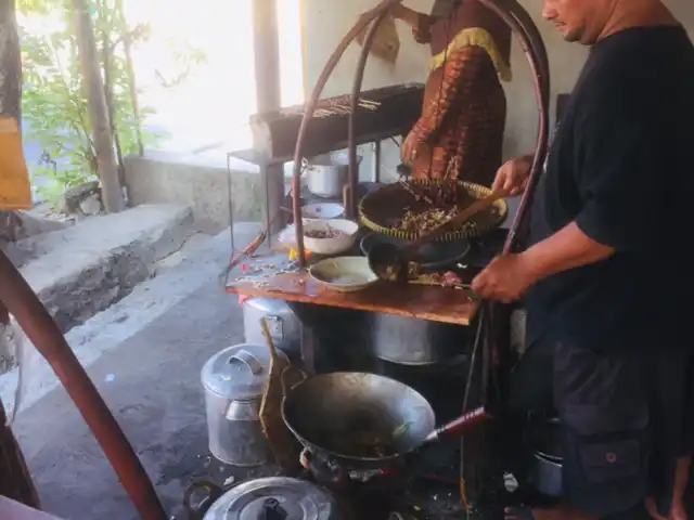 Gambar Makanan Sate Kambing Pak Syamsuri 9