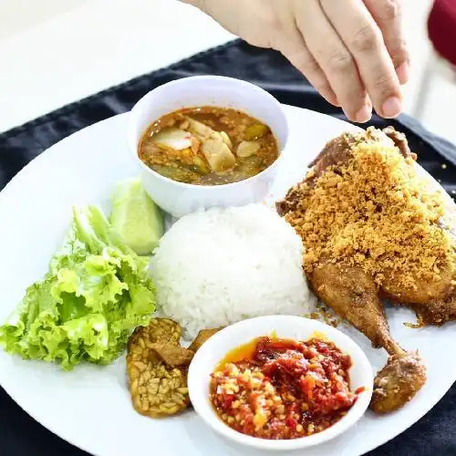 Gambar Makanan Ayam Goreng Karawaci, Pipit 10