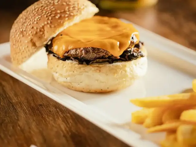 Mm&g's Burger'nin yemek ve ambiyans fotoğrafları 1