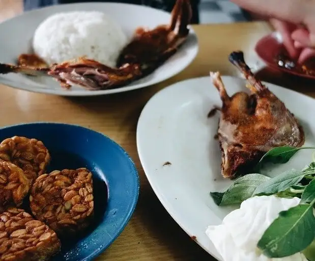 Gambar Makanan Bebek Goreng H. Slamet 2