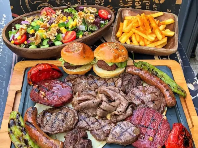 Daily Dana Burger & Steak Fenerbahçe'nin yemek ve ambiyans fotoğrafları 13