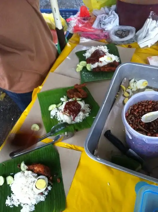 Nasi Lemak Stall In Front 7 Eleven Taman Muda Food Photo 6