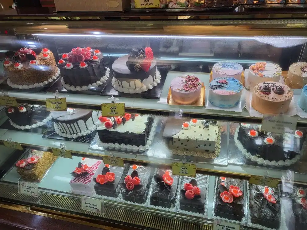 Ratna Cake & Bakery