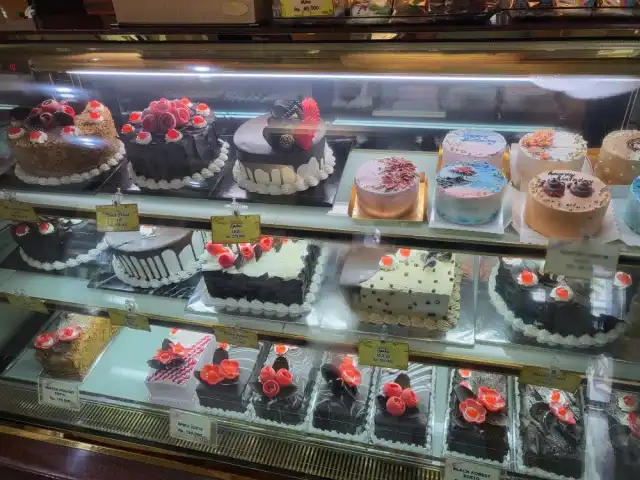 Gambar Makanan Ratna Cake & Bakery 1