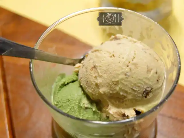 Gambar Makanan Geometry Ice Cream Cafe & Resto 17