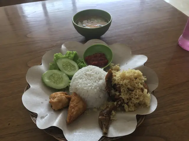 Gambar Makanan AyamTulangLunakKeratonan 6