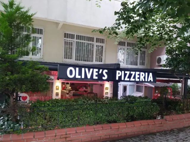 Olive's Pizzeria'nin yemek ve ambiyans fotoğrafları 3