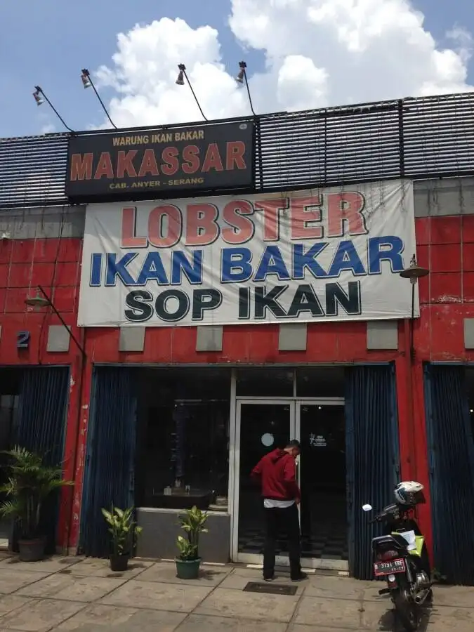 Ikan Bakar dan Pondok Lesehan Makassar