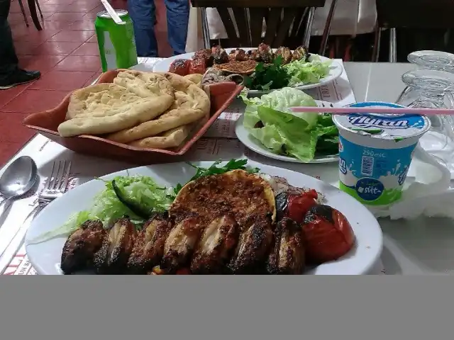 Urfalı Kebap ve Lahmacun Salonu Bayrampaşa / Istanbul'nin yemek ve ambiyans fotoğrafları 2