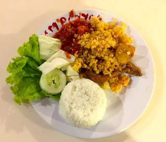 Ayam Penyet Ria "Khas Bu Ruth"