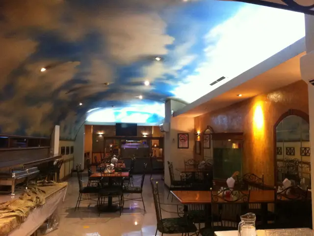 Gambar Makanan Mina Saku Bar & Restaurant - Losari Hotel 5