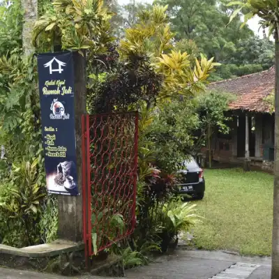 Kedai Kopi Rumah Jati Jl. Arca Domas Sukaresmi