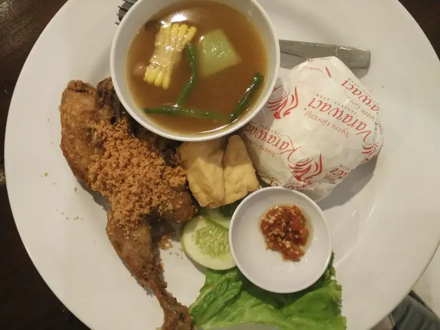 Gambar Makanan AyamGorengKarawaci 12