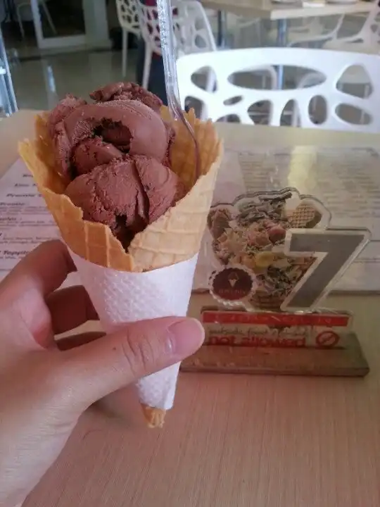 Gambar Makanan Artemy Italian Gelato & Coffee Shop 10