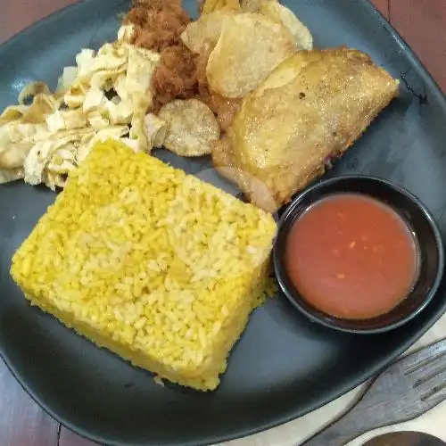 Gambar Makanan Nasi Kuning Dapoer Mak Lie, Pandega Marta 16