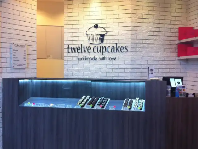 Gambar Makanan Twelve Cupcakes 8