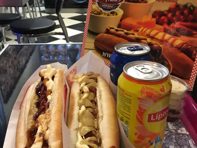 New Frank's Hot Dog'nin yemek ve ambiyans fotoğrafları 22