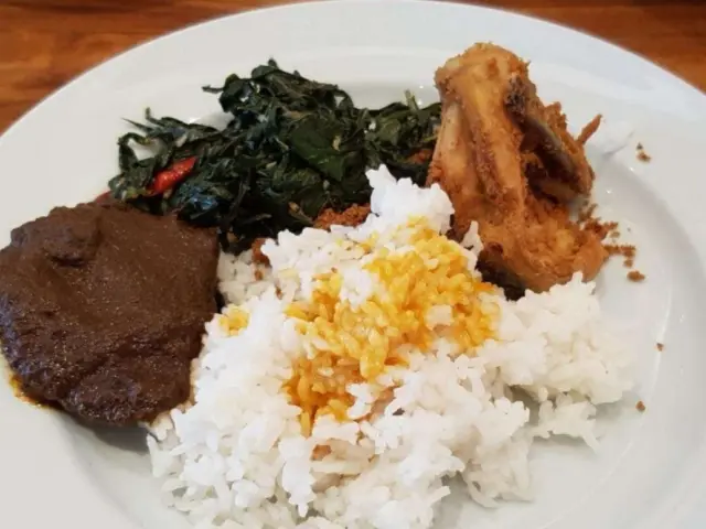 Gambar Makanan Padang Merdeka 6