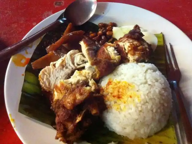 Nasi Lemak Famous Food Photo 3