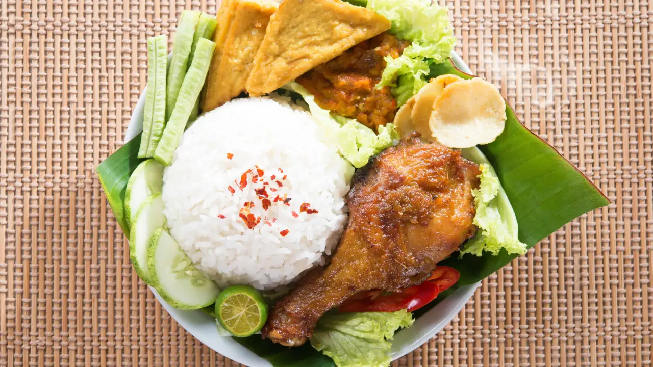Ayam Penyet Nusantara